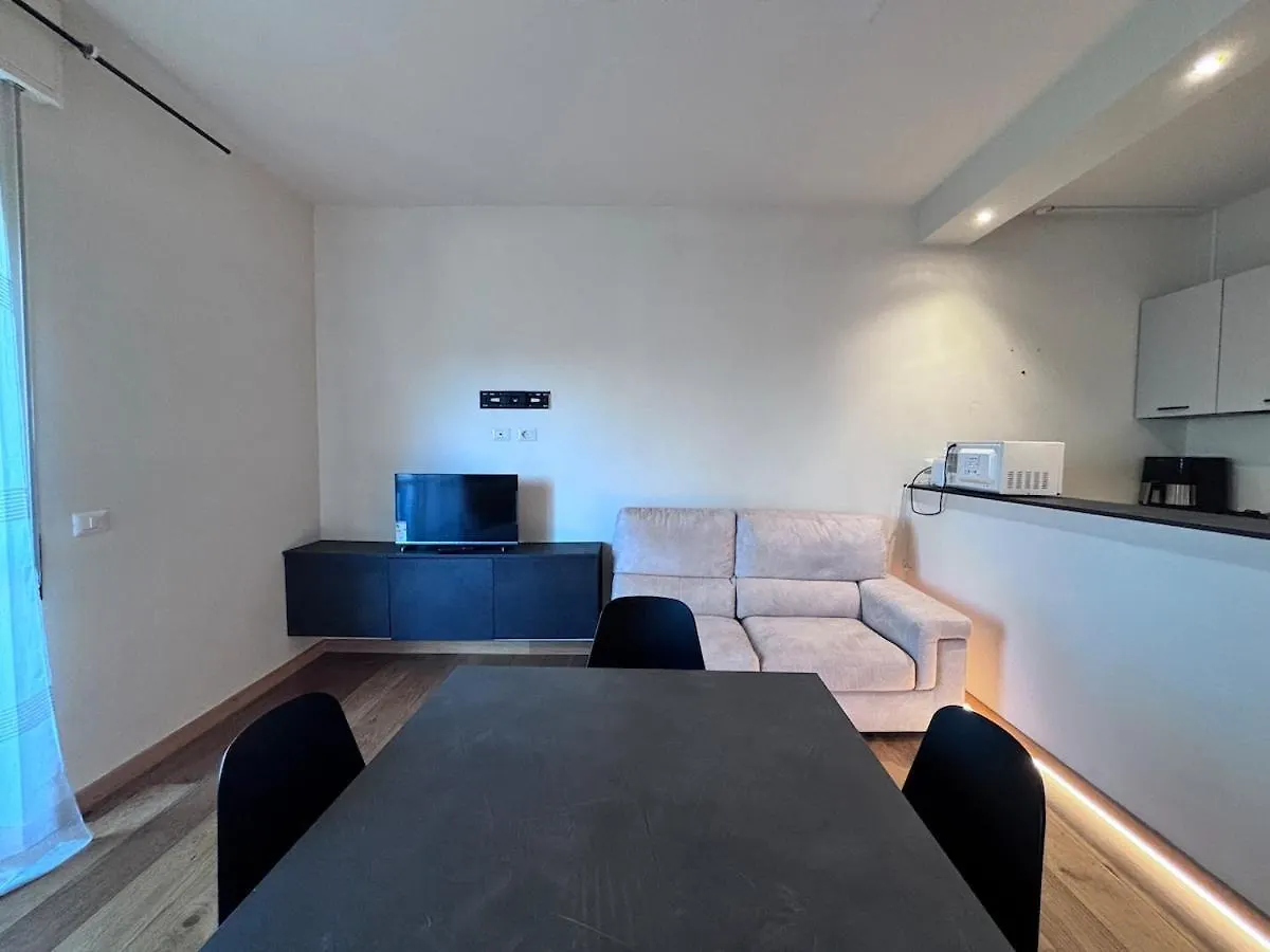 Home&Experience Apartment Quartu SantʼElena 0*,
